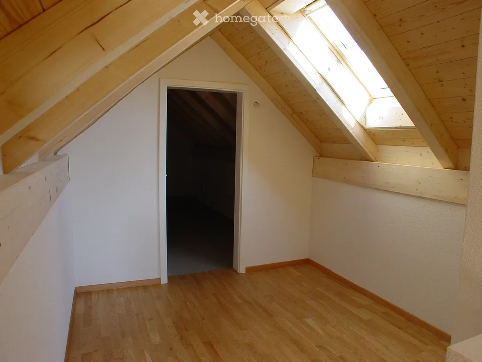 Appartement en duplex de 4,5 pièces ensoleillé – vie rurale, très bien desservi entre Berne et Thoune