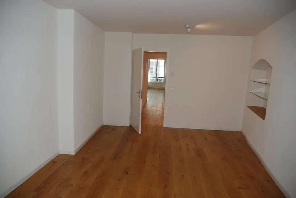 Renovated 2 1/2-room apartment in the heart of the old town