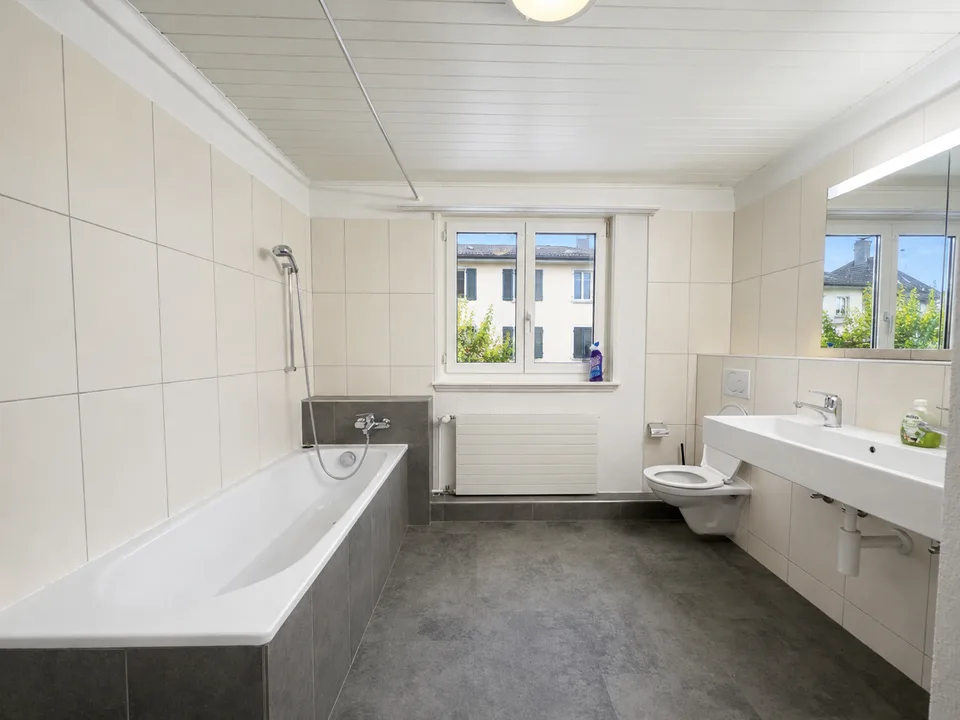 Charmant 4.5-pièces maison mitoyenne à Wil SG – Disponible immédiatement !