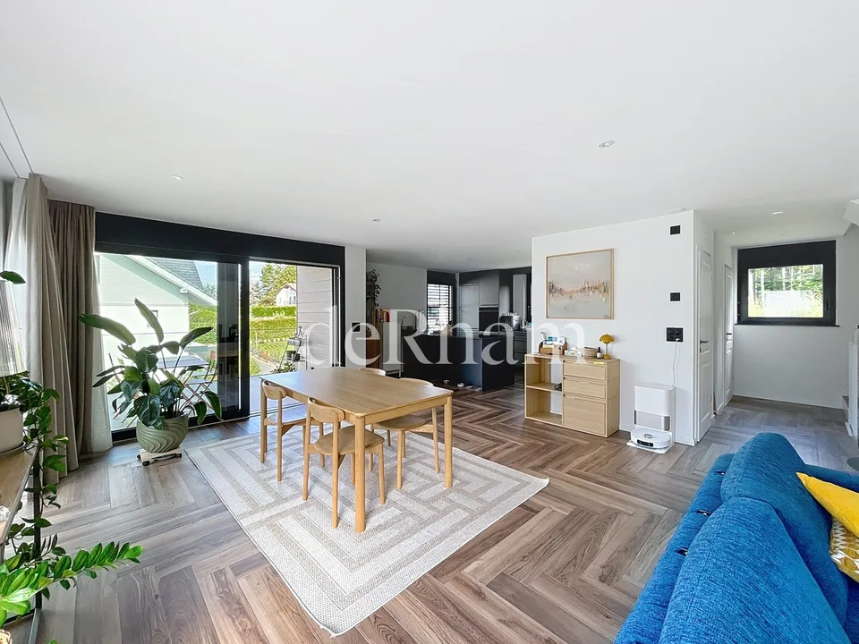 Triplex dexception dans un écrin de verdure au Mont-sur-Lausanne!