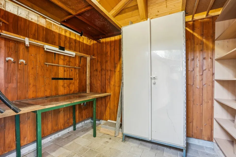 Casa unifamiliare con terreno spazioso e diverse possibilità di utilizzo