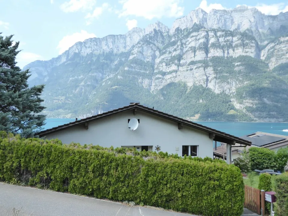 Casa unifamiliare 4 1/2 locali con vista lago attraente