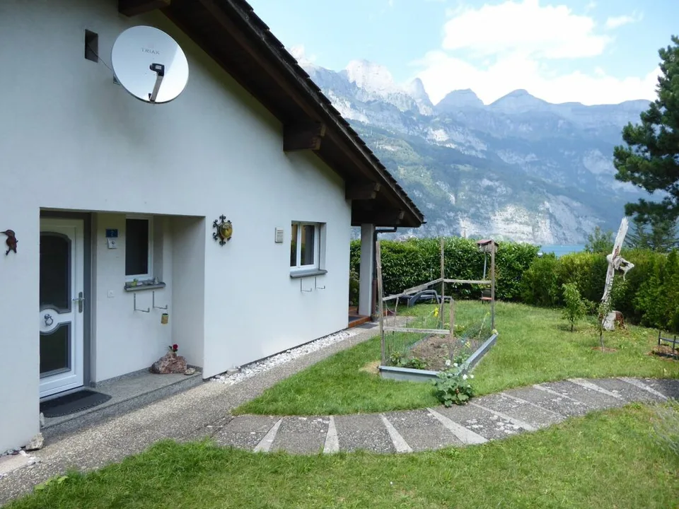 Casa unifamiliare 4 1/2 locali con vista lago attraente