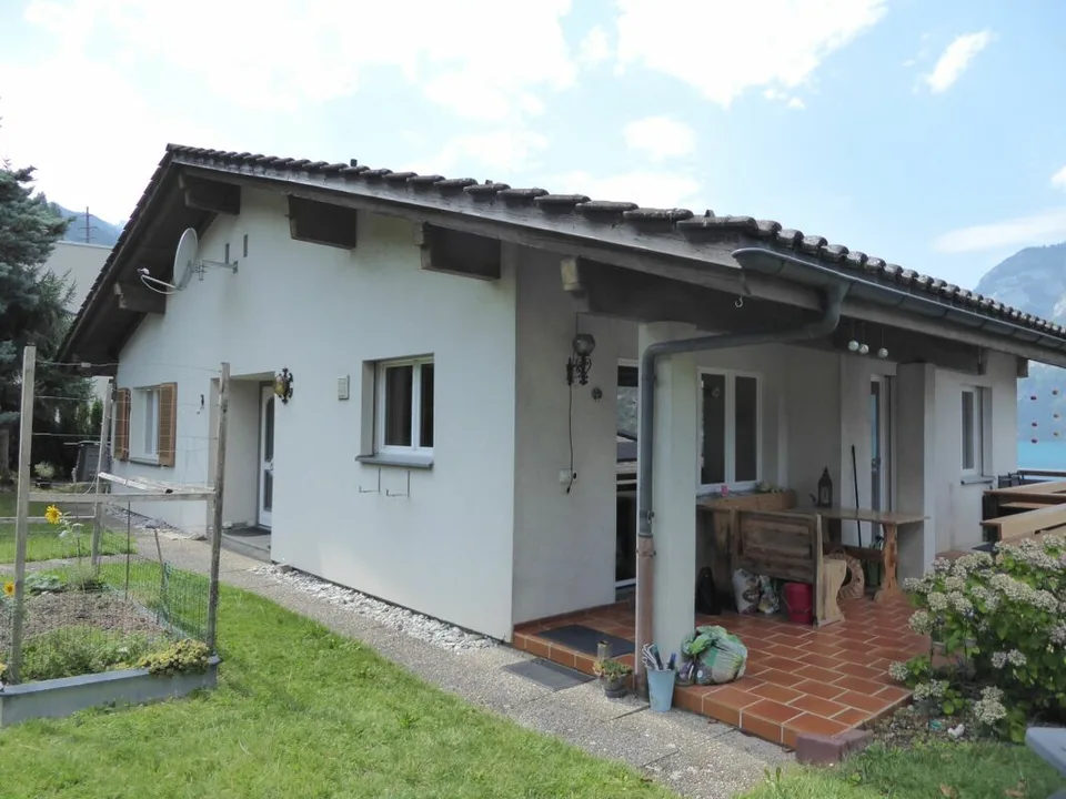 Casa unifamiliare 4 1/2 locali con vista lago attraente