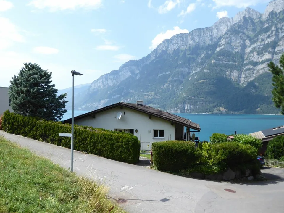 Casa unifamiliare 4 1/2 locali con vista lago attraente