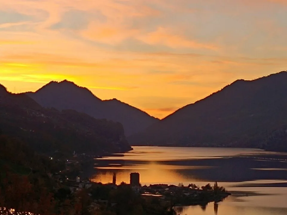 Casa unifamiliare 4 1/2 locali con vista lago attraente