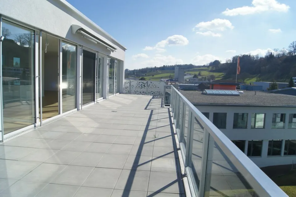 5.5 Zimmer Attikawohnung mit Süd-Terrasse