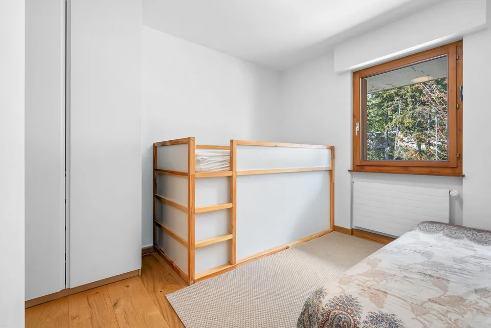 Attique entièrement rénové avec terrasse panoramique et vue imprenable