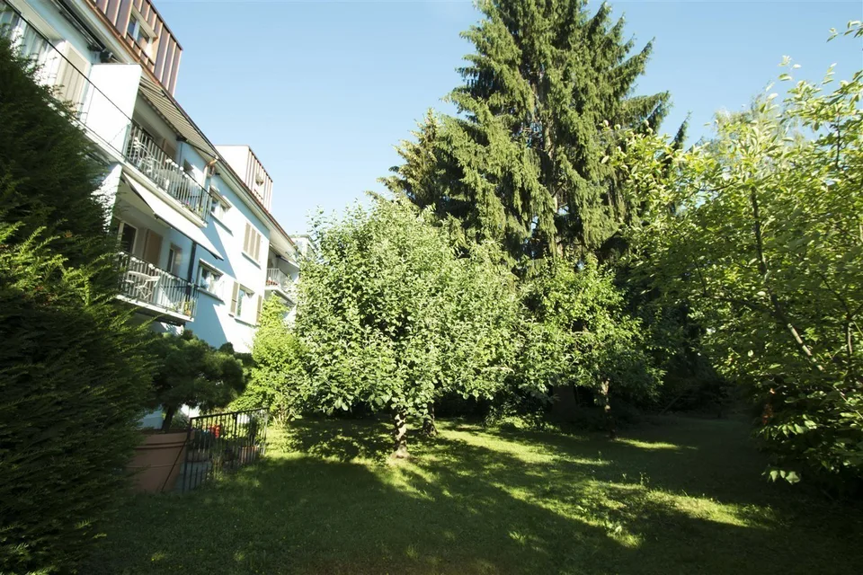 Mansarda di lusso con vista & ristrutturazione moderna Zurigo Wiedikon