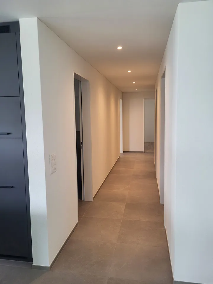Appartement neuf de 3,5 pièces avec balcon à Gommiswald