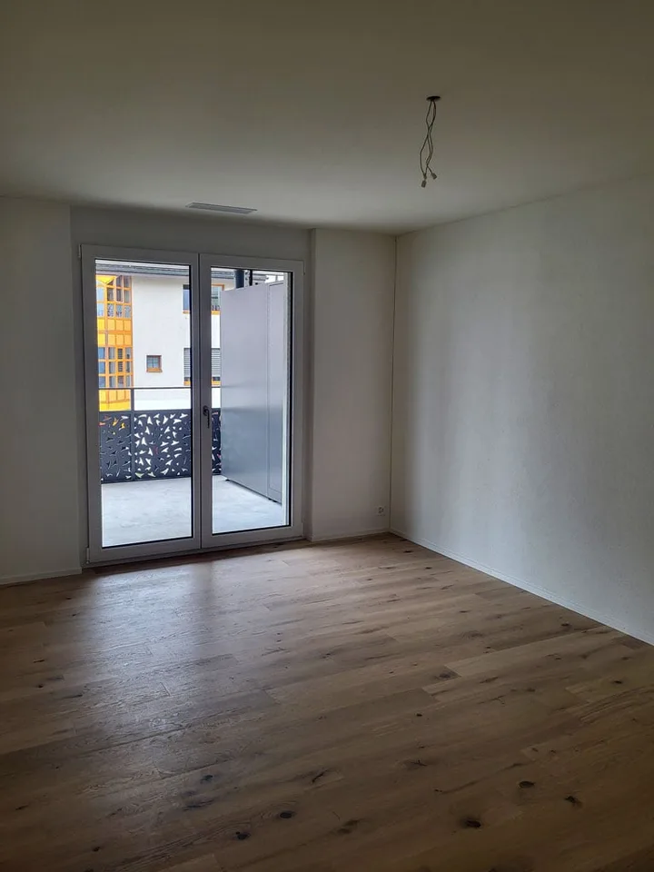 Appartement neuf de 3,5 pièces avec balcon à Gommiswald