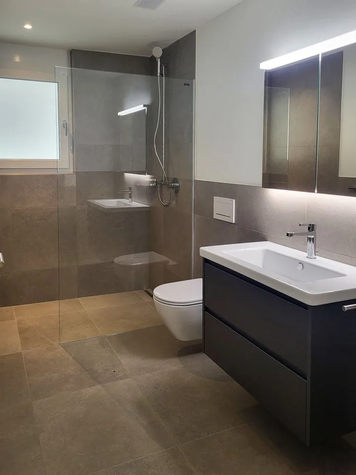 Appartement neuf de 3,5 pièces avec balcon à Gommiswald