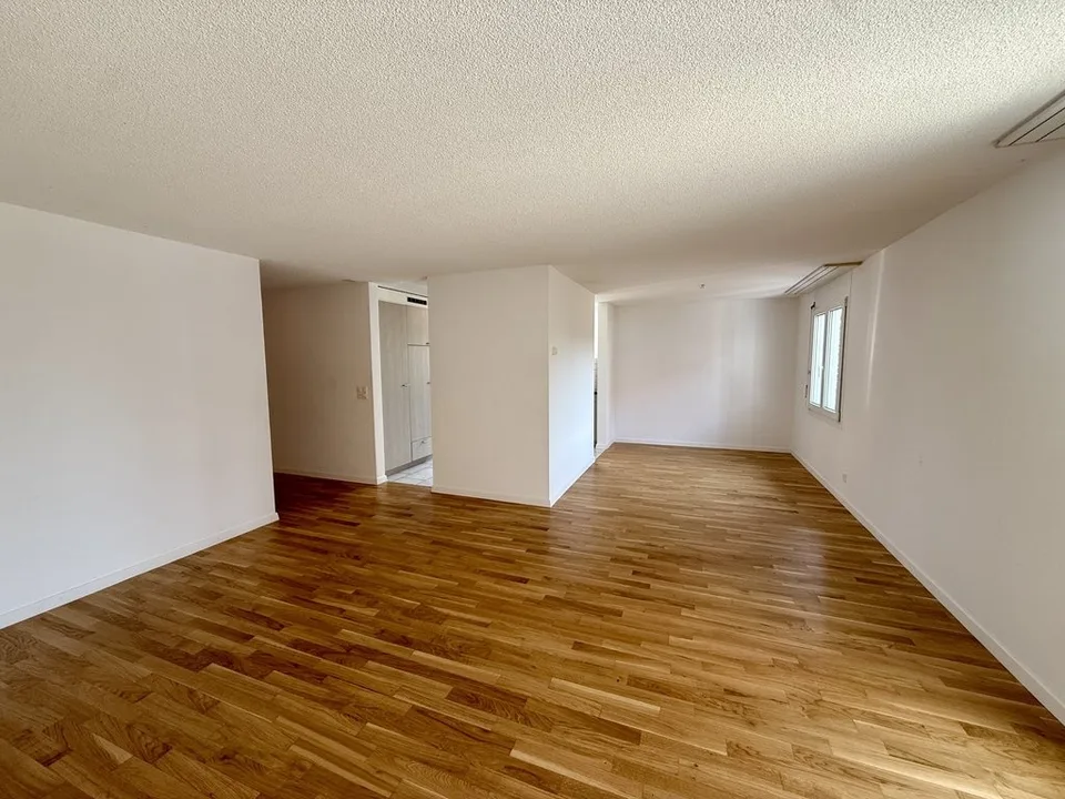 Attraktive 4.5-Zimmerwohnung mit Balkon im 1. Obergeschoss