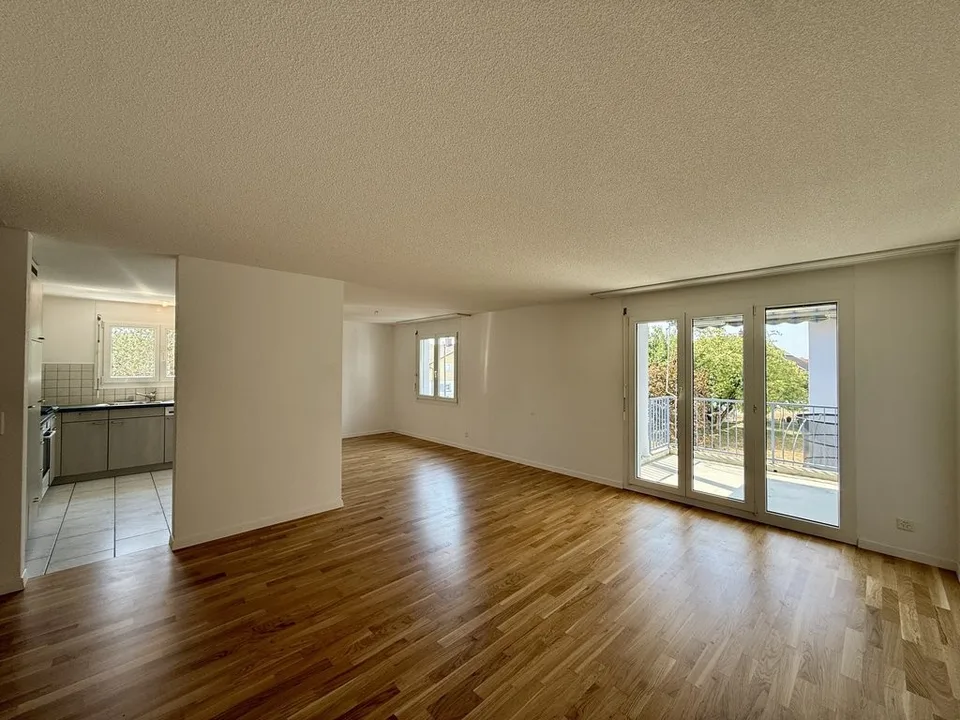 Attraktive 4.5-Zimmerwohnung mit Balkon im 1. Obergeschoss