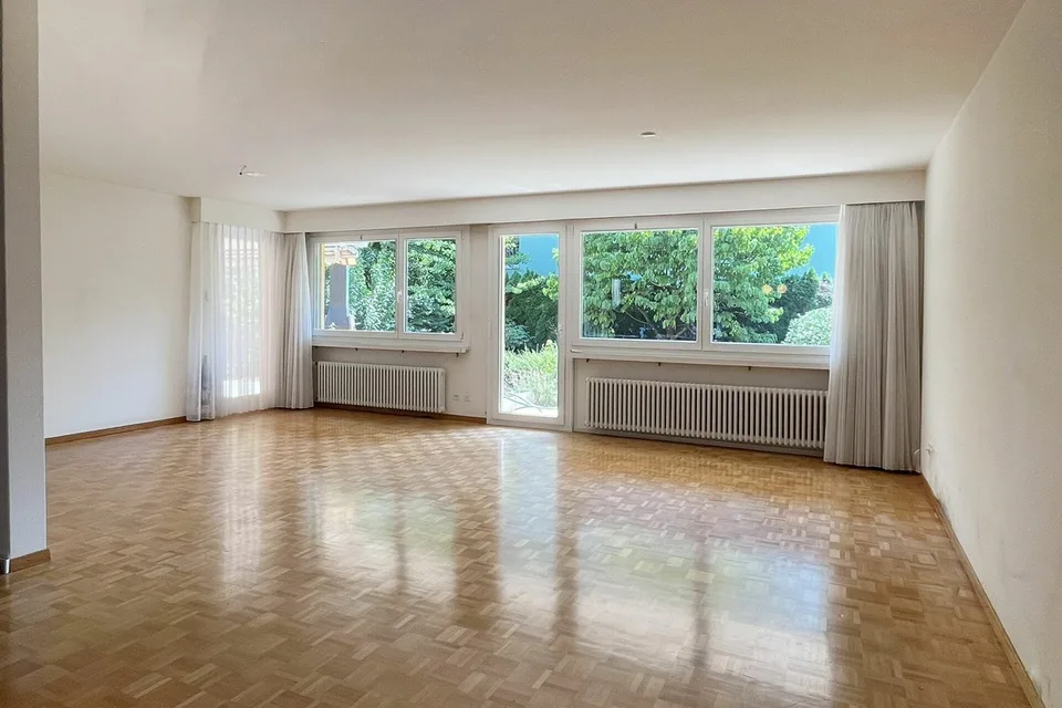 Einfamilienhaus mit Garten in einem ruhigen Wohnquartier