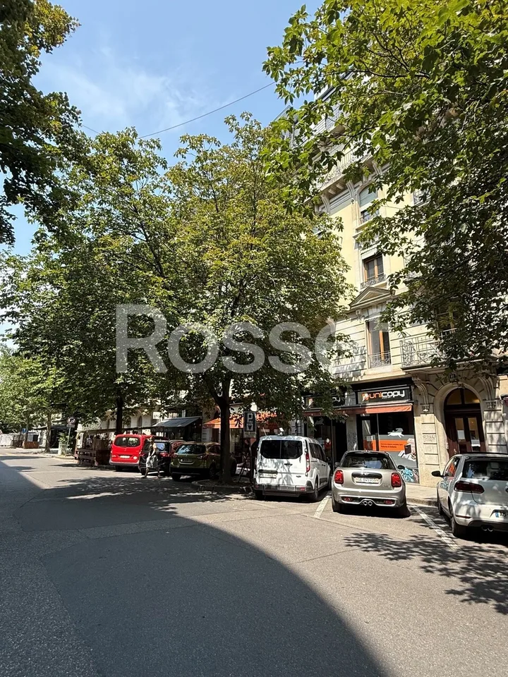 Arcade d'env. 75 m² au rez-de-chaussée