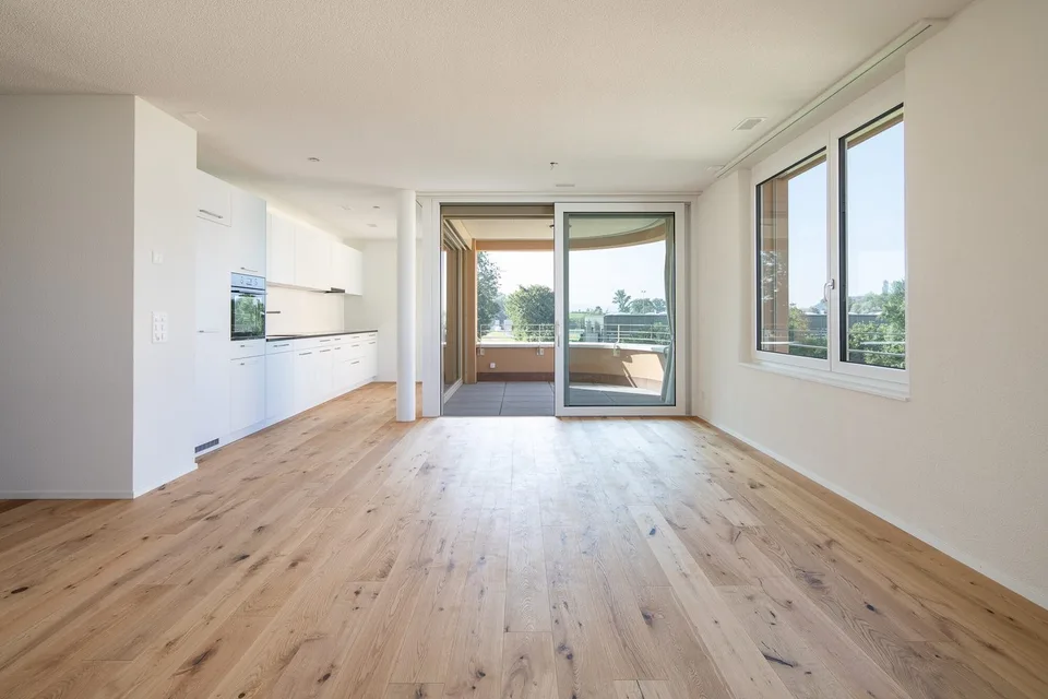 Modern 3.5-room apartment in a quiet location surrounded by greenery in Orpund