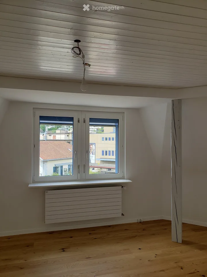 Charmante 4-Zimmer-Dachwohnung an der Dorfstrasse in Meilen