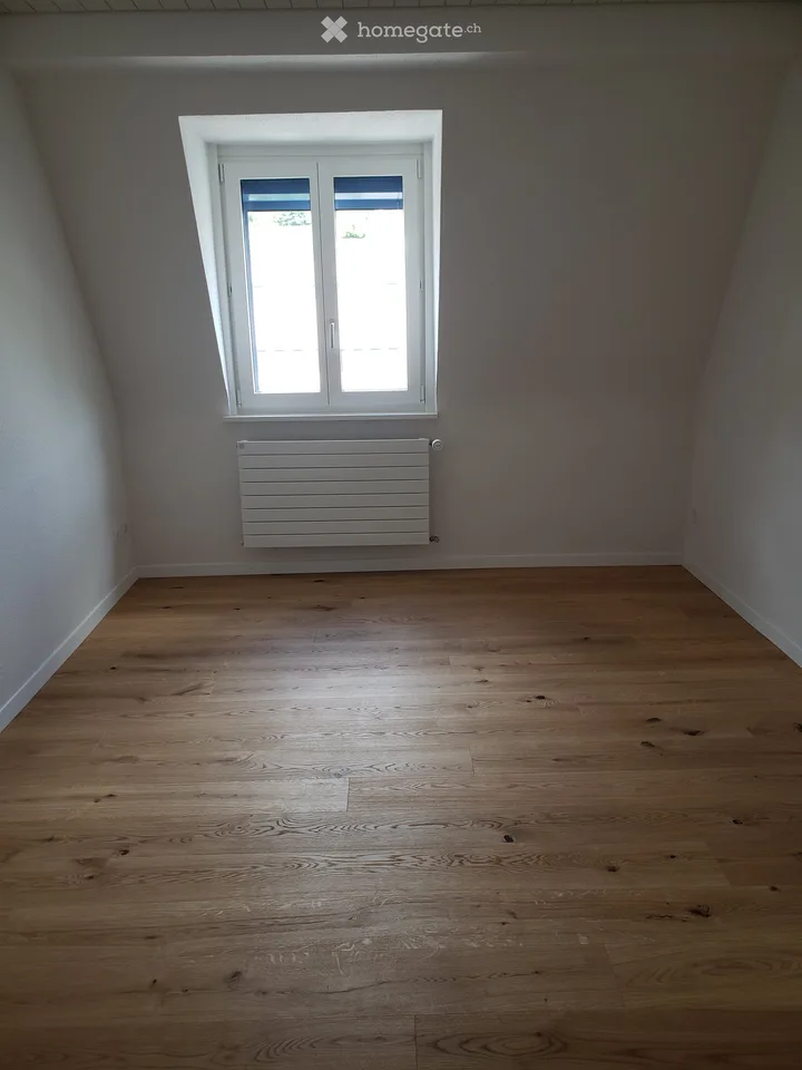 Charmante 4-Zimmer-Dachwohnung an der Dorfstrasse in Meilen