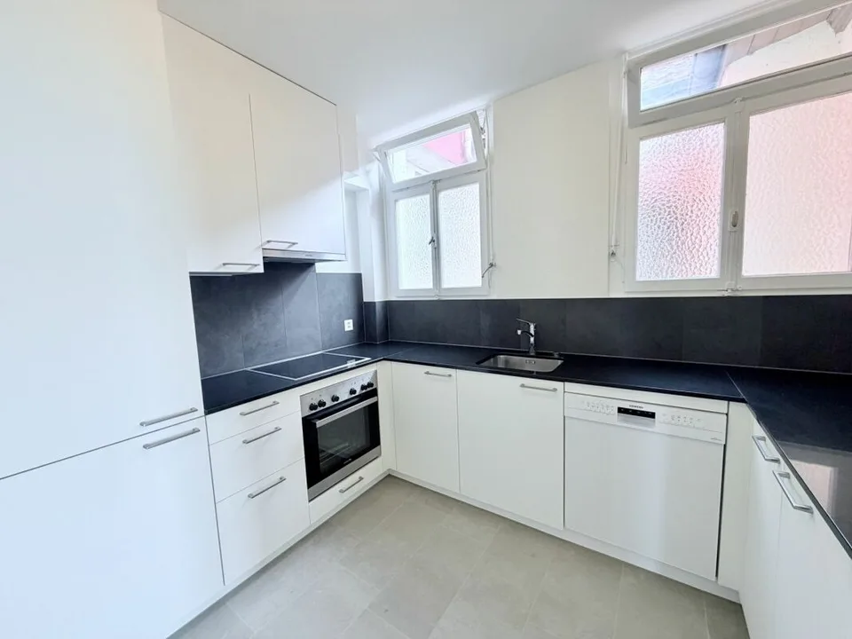 Renoviert! Duplex mit 4.0 Zimmern und Blick auf den See!