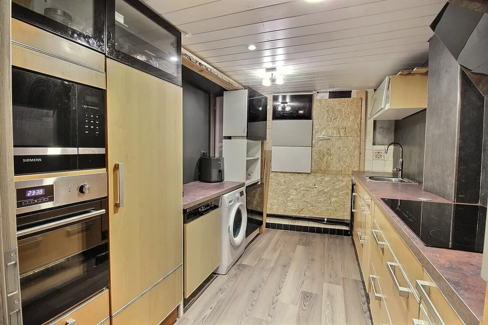 2002M-ALPINE CHARM & ELEGANCE IN THE HEART OF SALVAN