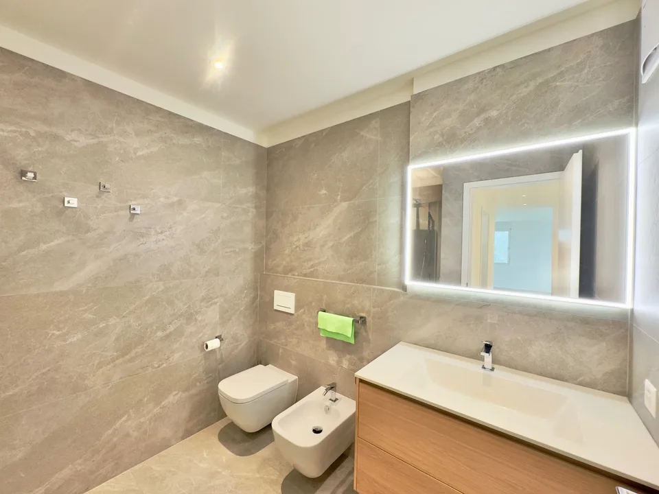 3784 CADEMPINO - MODERNO APPARTAMENTO CON VISTA PANORAMICA