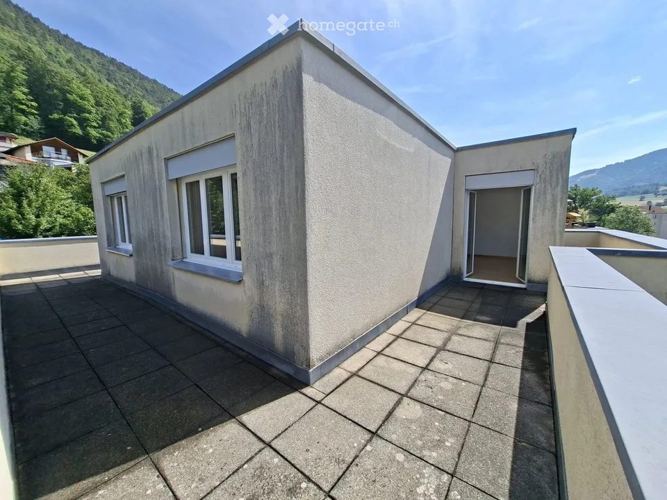 Rent magnificent 3-room attic apartment in Moutier