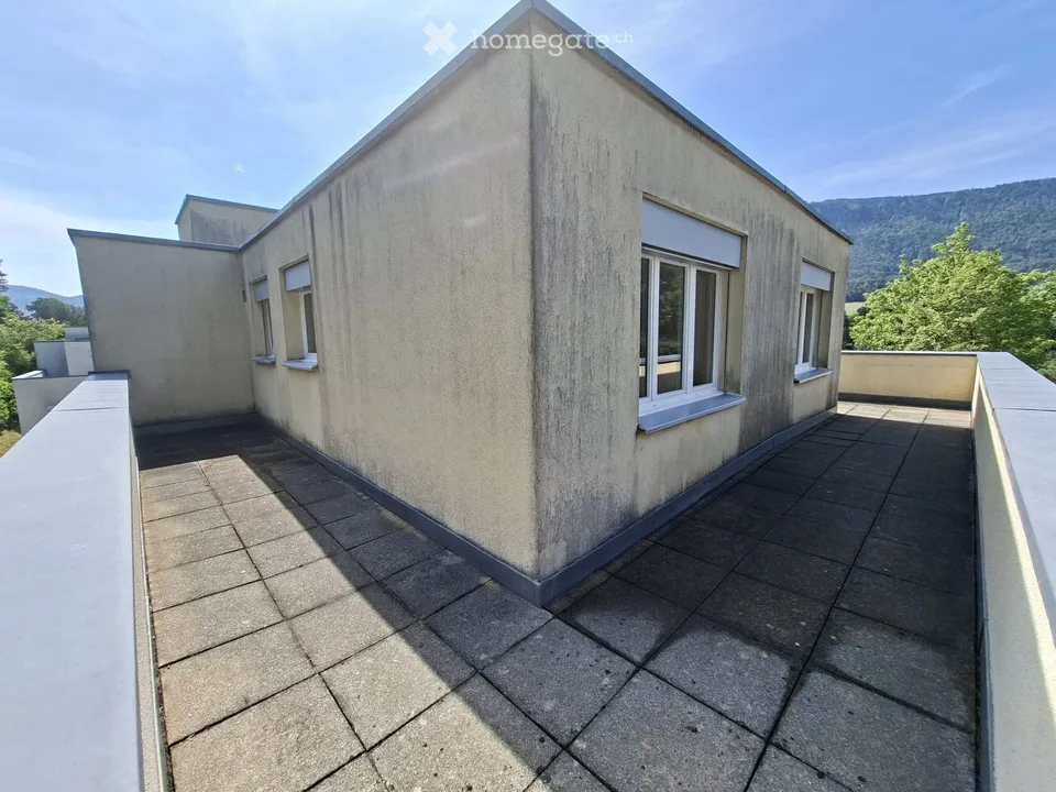 Rent magnificent 3-room attic apartment in Moutier