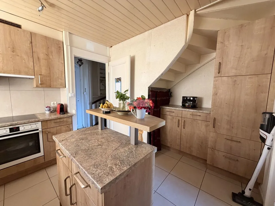 Charm and authenticity: Old Suchard villa with garden and garage
