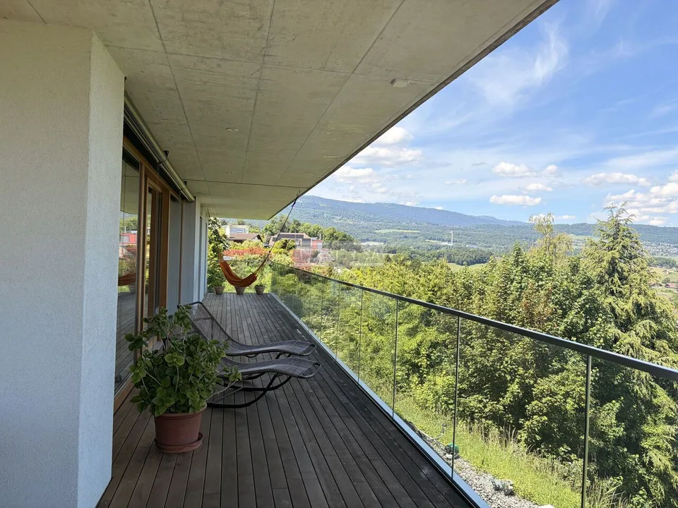 Luxury attic of 6.5 rooms with large terrace