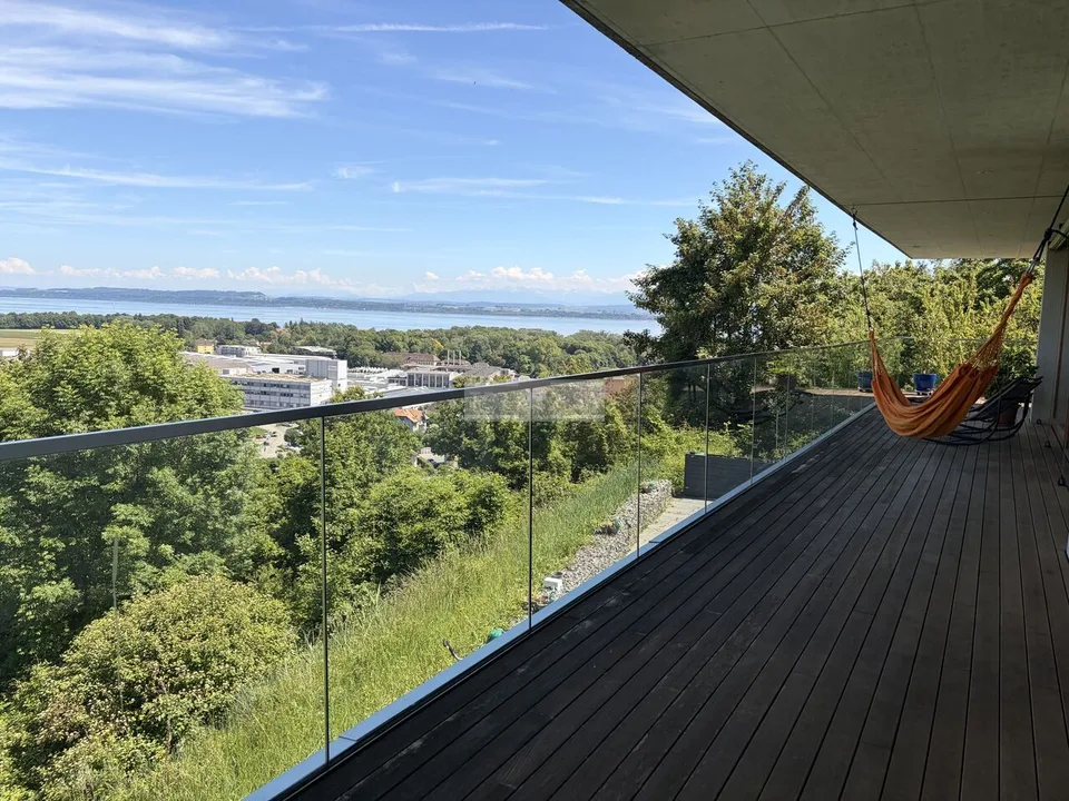 Luxury attic of 6.5 rooms with large terrace