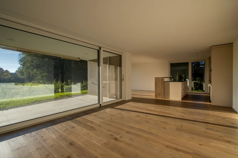 Traumhafte 4.5-Zimmer Erdgeschosswohnung in unmittelbarer Seenähe!