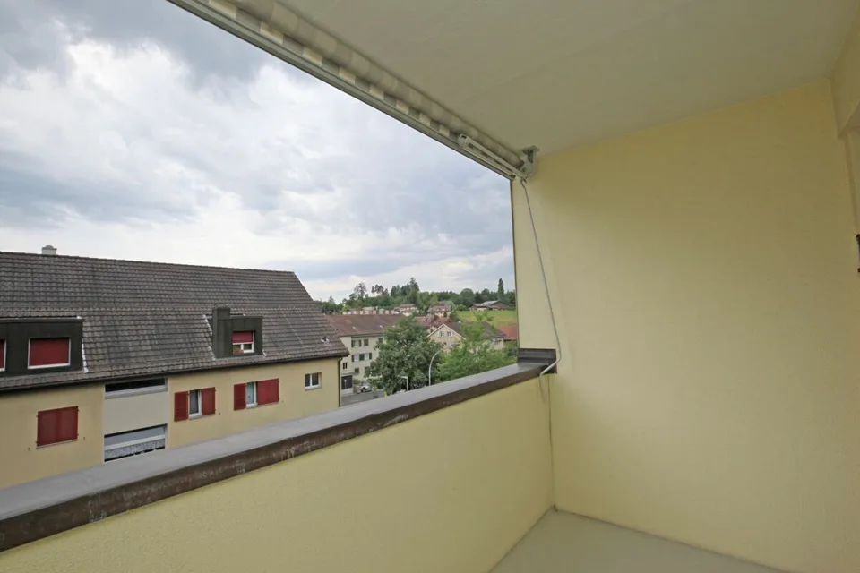 Monolocale parzialmente ristrutturato vicino a Berna - 57 m2