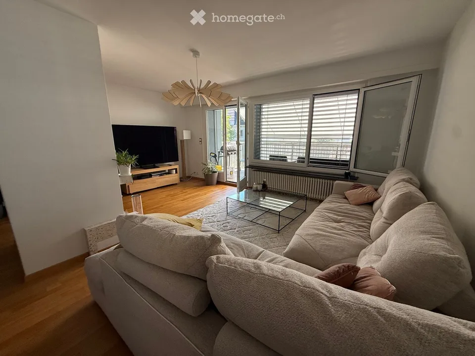Spacious 5.5-room apartment with 3 terraces & lake view – in the heart of Montreux