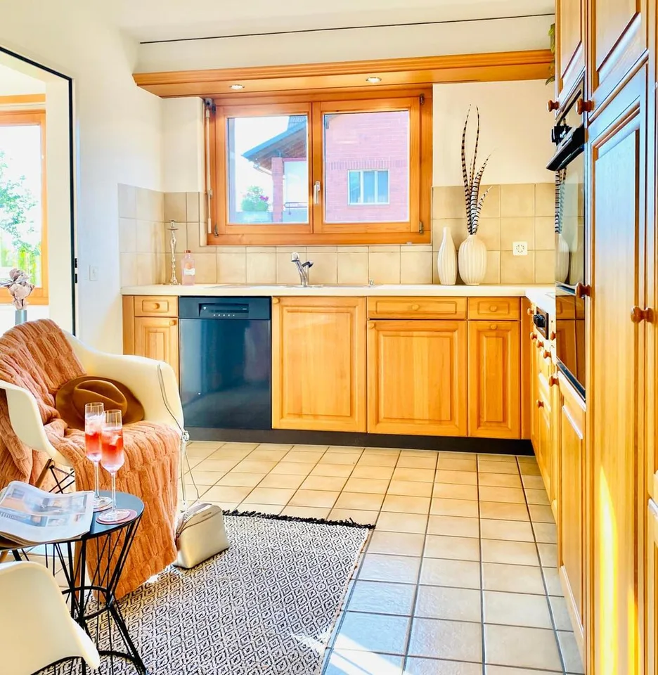 Bright 3.5-room apartment with a view over the Reusstal