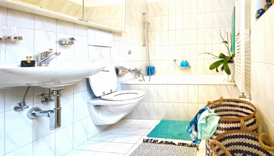 Bright 3.5-room apartment with a view over the Reusstal