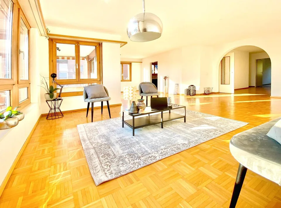 Bright 3.5-room apartment with a view over the Reusstal