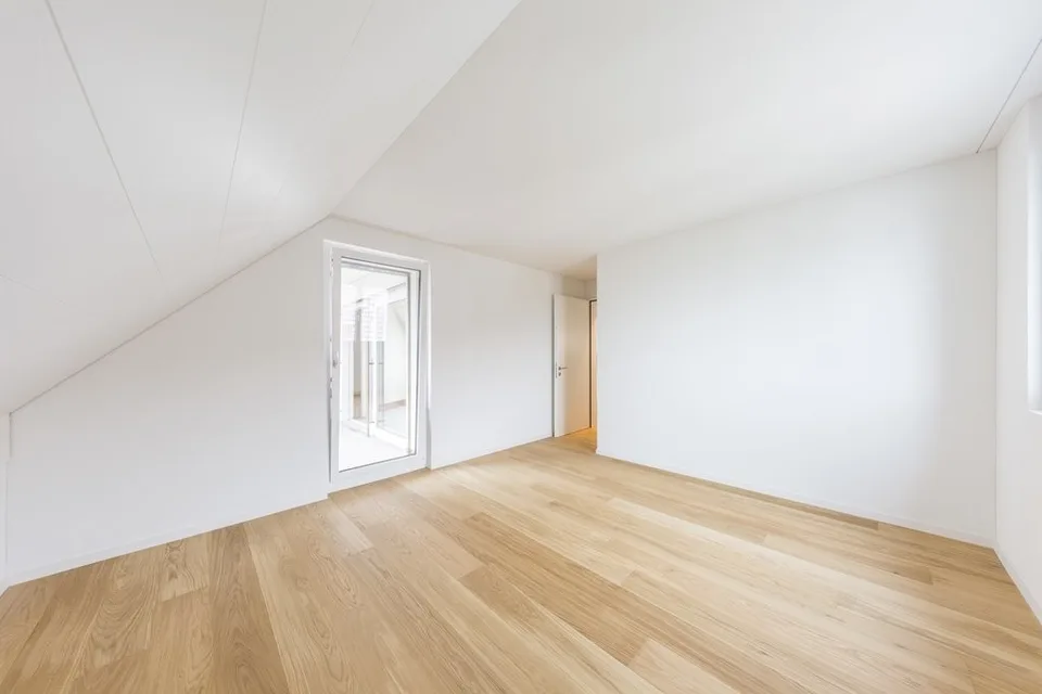 MODERNE WOHNUNG AN RUHIGER LAGE IN BRUNEGG