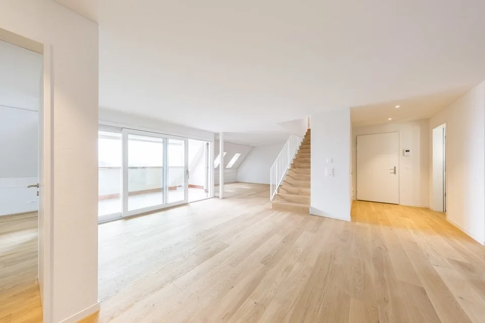 MODERNE WOHNUNG AN RUHIGER LAGE IN BRUNEGG