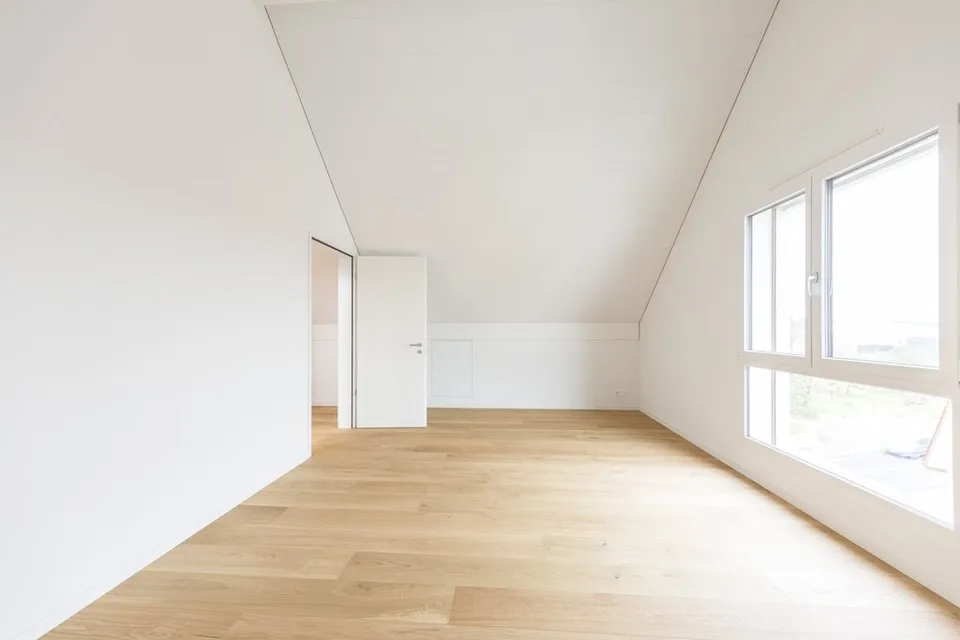 MODERNE WOHNUNG AN RUHIGER LAGE IN BRUNEGG