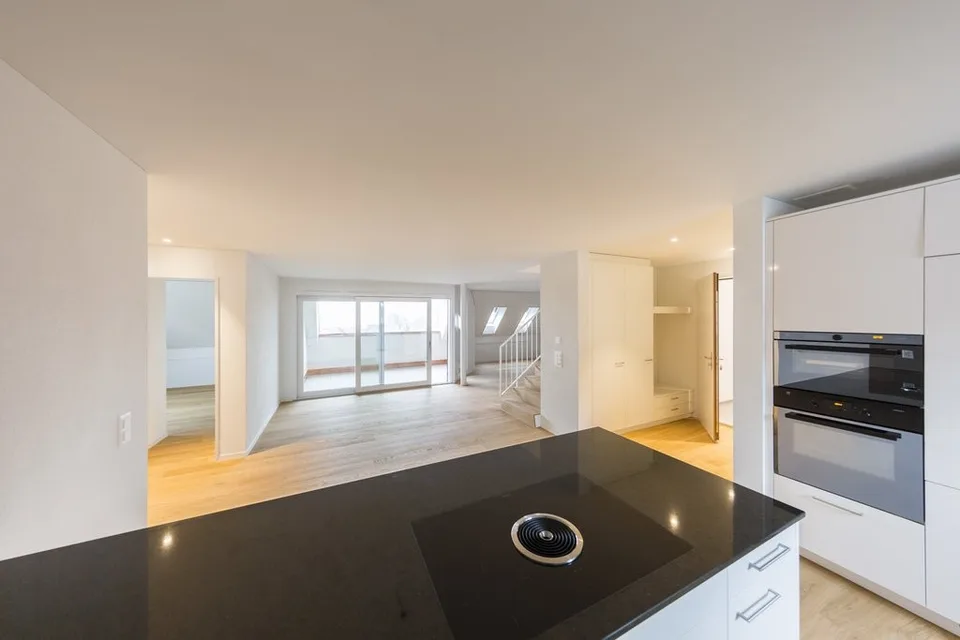 MODERNE WOHNUNG AN RUHIGER LAGE IN BRUNEGG