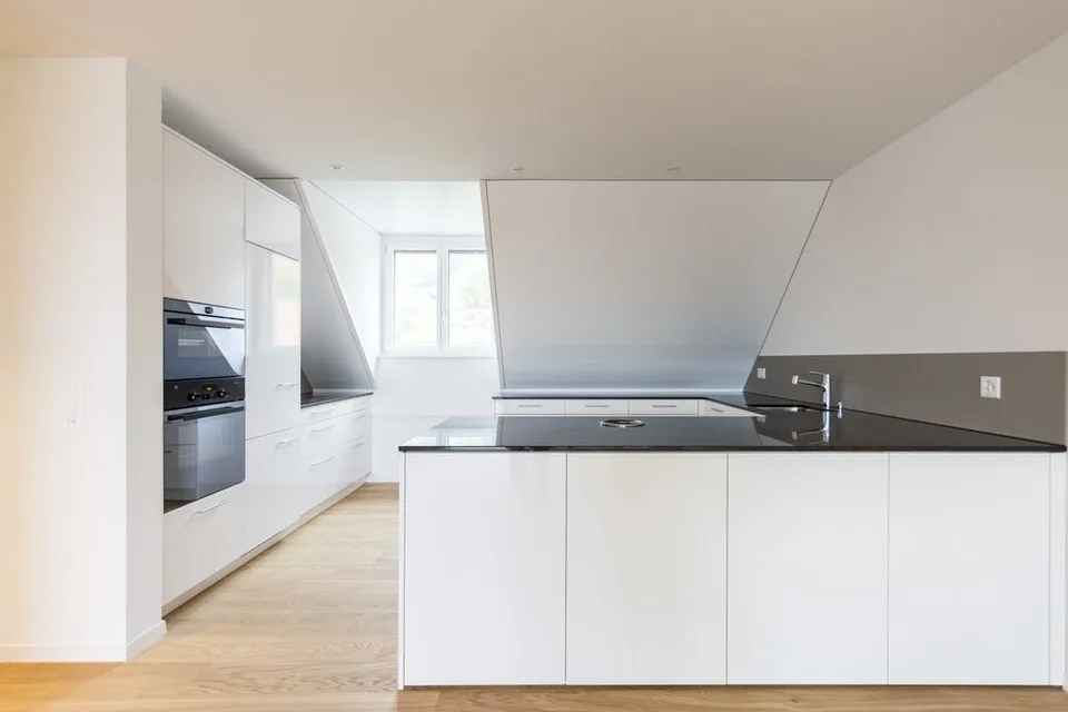 MODERNE WOHNUNG AN RUHIGER LAGE IN BRUNEGG