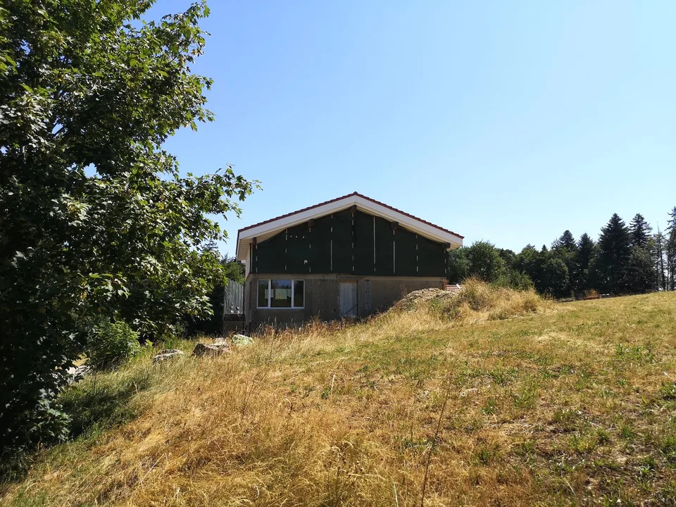 4,5-Zimmer-Haus + Mezzanin am Stadtrand von Saignelégier, wird komplett verkauft