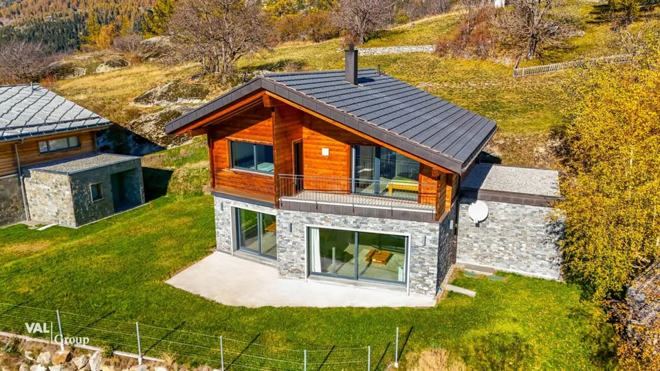 Exclusive, furnished house with Alpine panorama for year-round rent