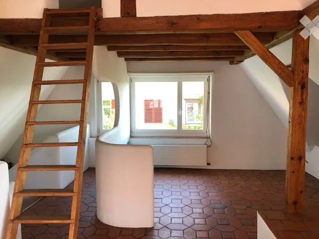 Charmante 3.5-Zimmer-Maisonette-Wohnung mit zwei Balkonen in Zollikon