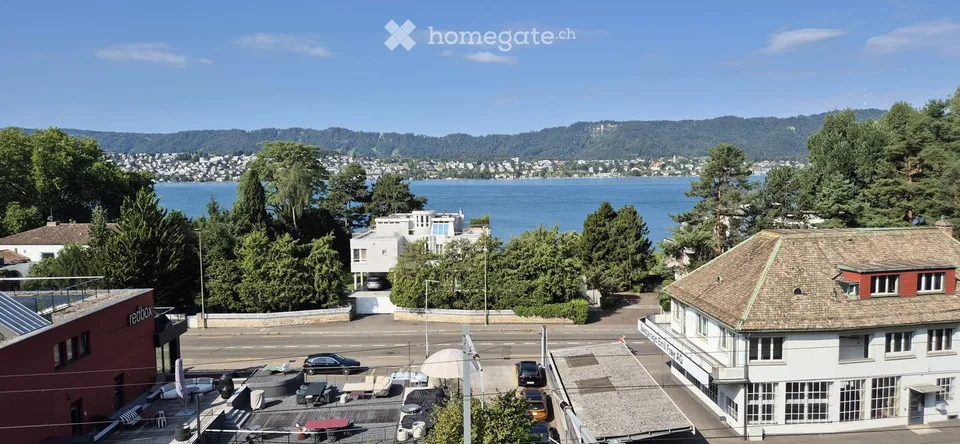 Charmante 3.5-Zimmer-Maisonette-Wohnung mit zwei Balkonen in Zollikon