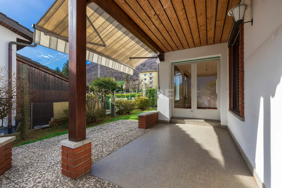 Per gli amanti delle proprietà di carattere – Villa di charme con ampio giardino a Manno