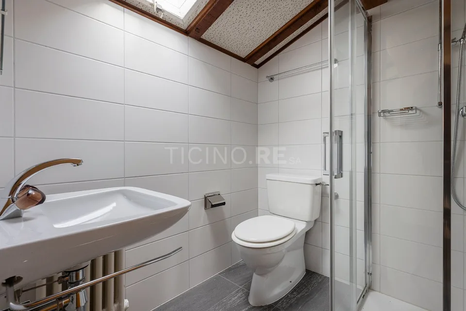 Spacious single-family house in a quiet residential area of Manno