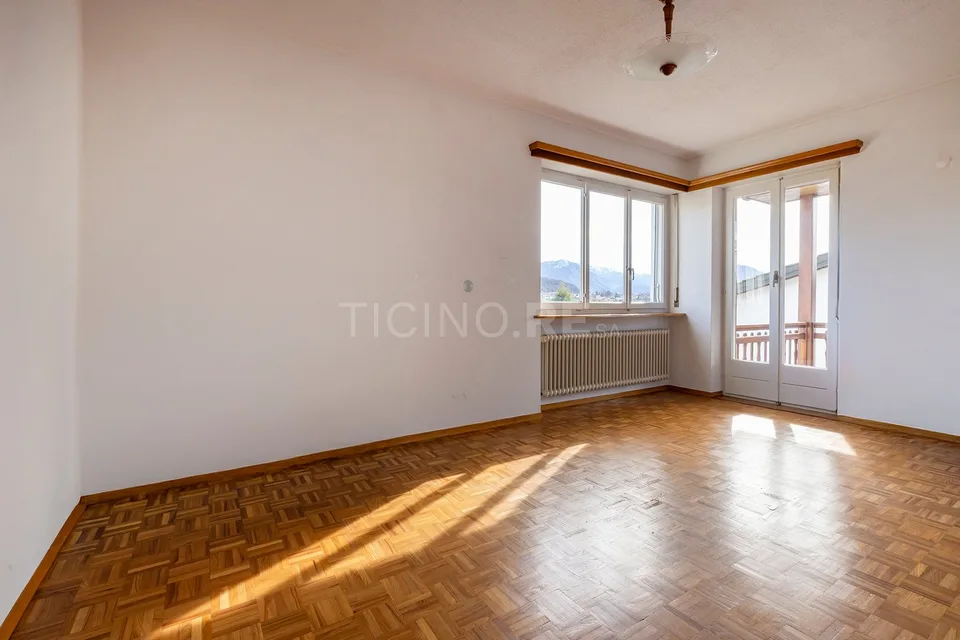 Spacious single-family house in a quiet residential area of Manno