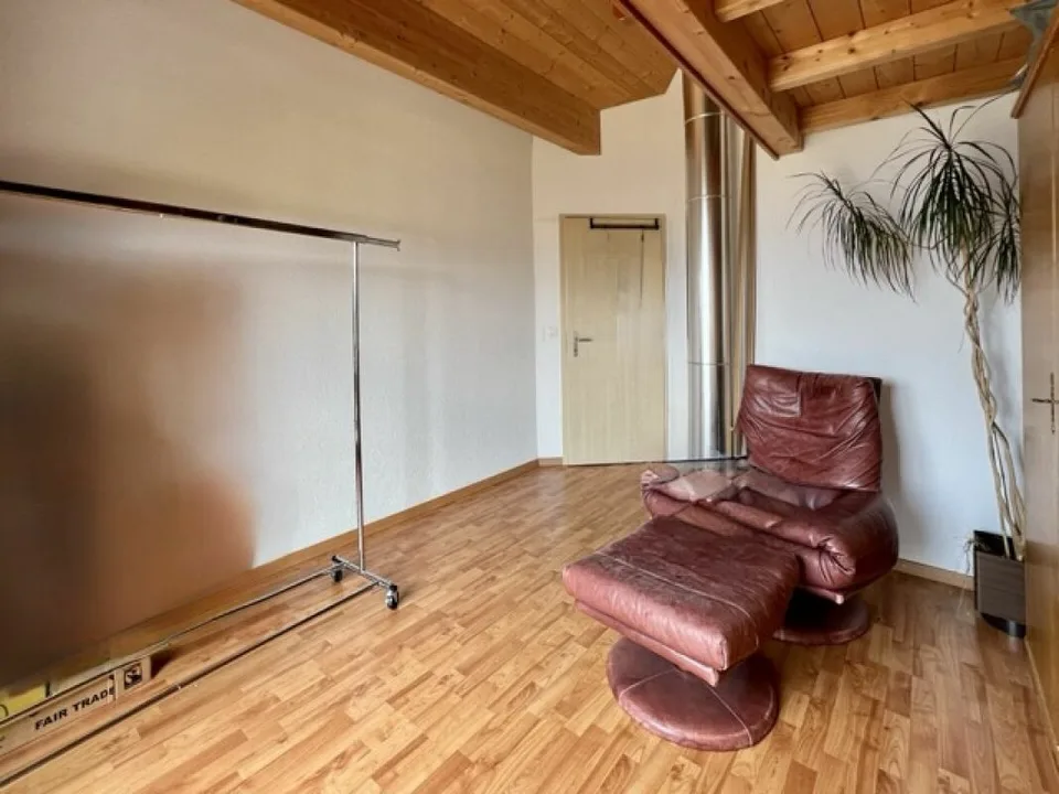 Casa bifamiliare con studio separato